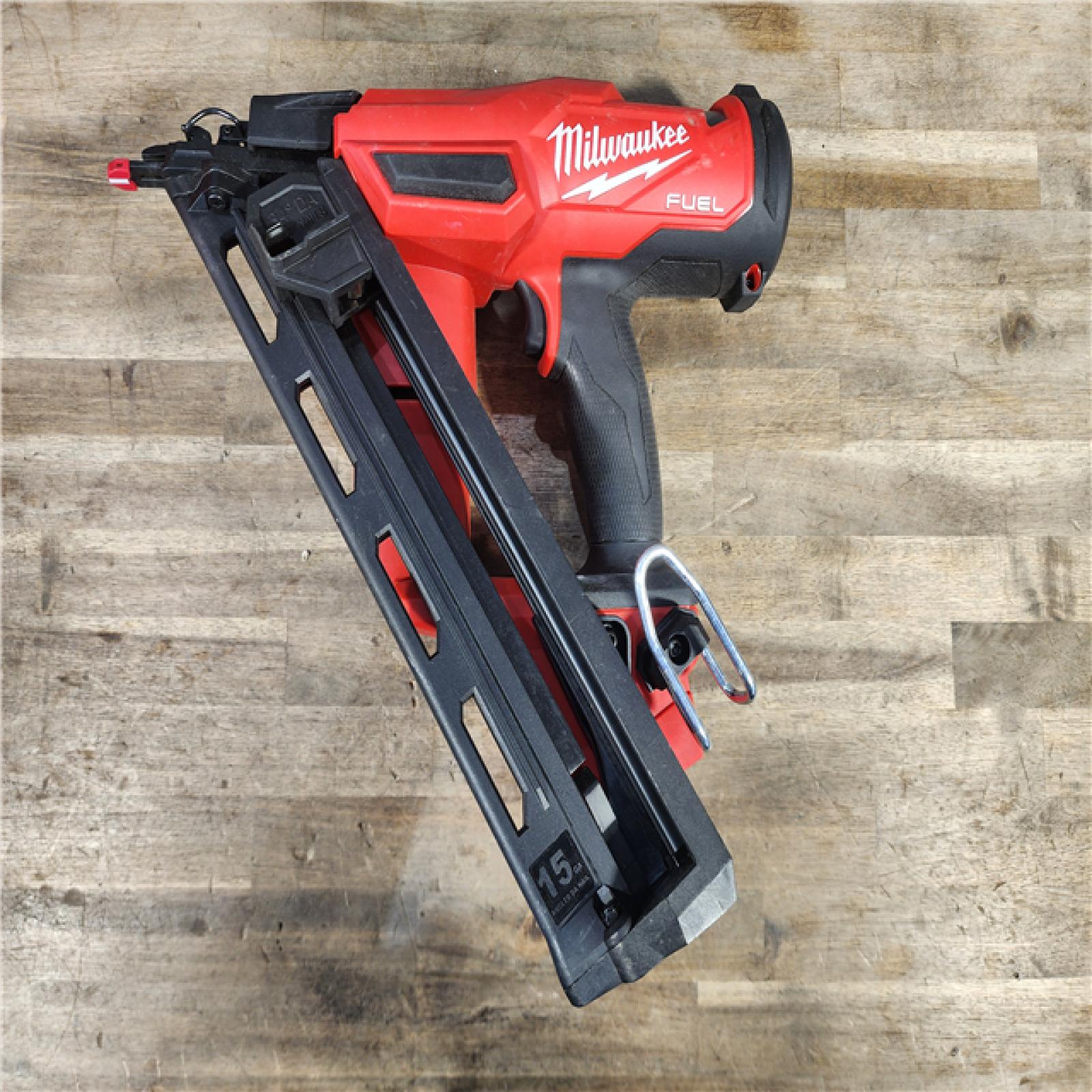 HOUSTON LOCATION - AS-IS Milwaukee 2839-20 M18 FUEL 15 Ga. 18 Volt Brushless Angled Finish Nailer (TOOL ONLY)