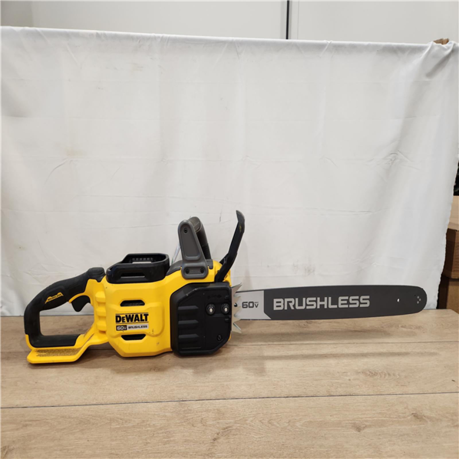 AS-IS- DEWALT 20 in. 60-Volt Flexvolt Electric Cordless Chainsaw Kit with 20 in. Chainsaw Bar and 20 in. Chainsaw Chain 68 Drive Link