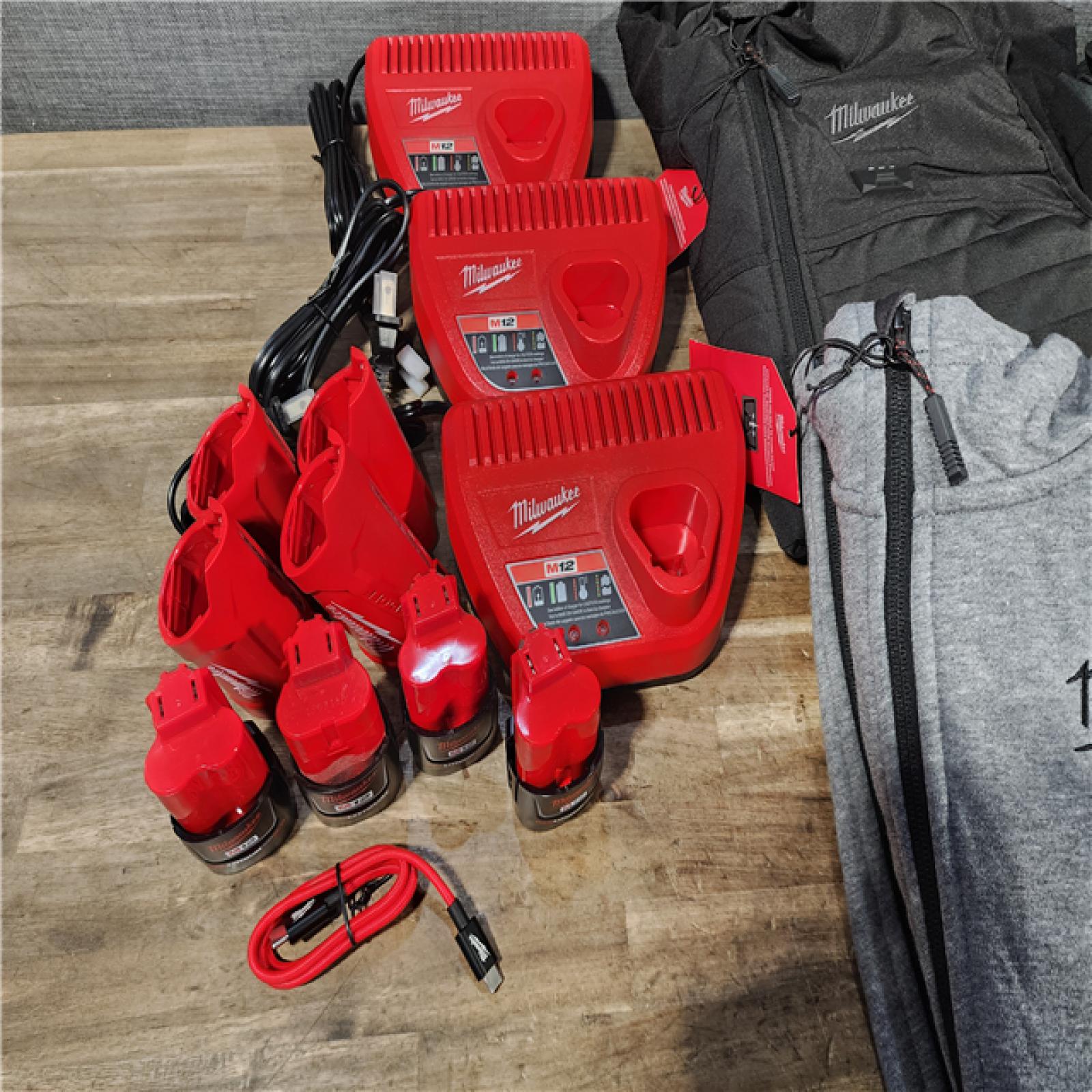 HOUSTON LOCATION - AS-IS MILWAUKEE 4 HEATED CLOTHING COMBO KIT