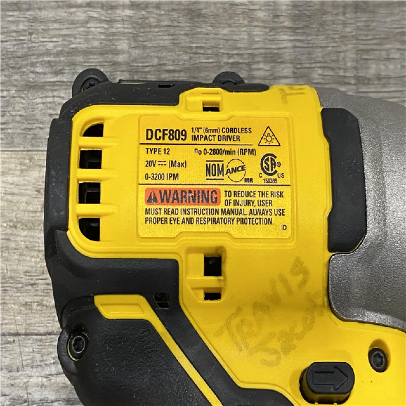 AS-IS DEWALT ATOMIC 20-Volt MAX Lithium-Ion Cordless Combo Kit