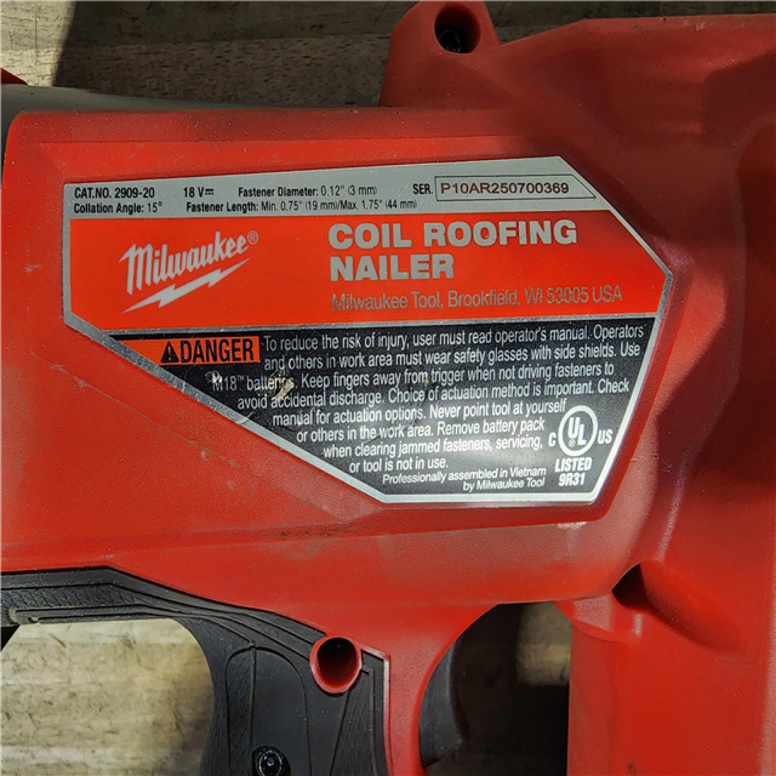 HOUSTON LOCATION - AS-IS Milwaukee M18 FUEL Coil Roofing Nailer (TOOL ONLY)