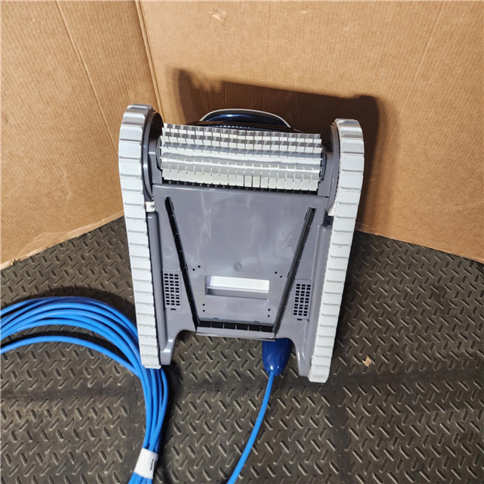 HOUSTON LOCATION - AS-IS Explorer E20 Robotic Vacuum Pool Vacuum for in-Ground Swimming Pools
