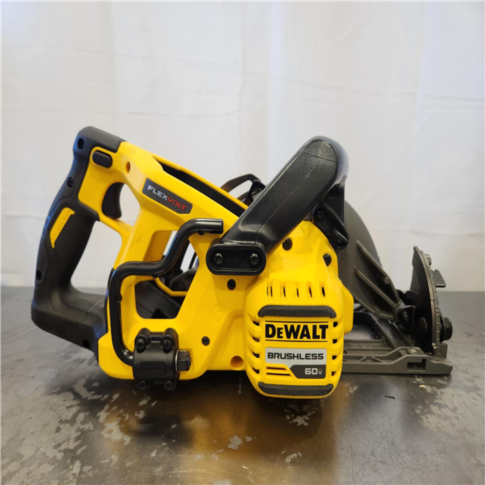 AS-IS- FLEXVOLT 60V MAX Cordless Brushless 7-1/4 in. Wormdrive Style Circular Saw (Tool Only)