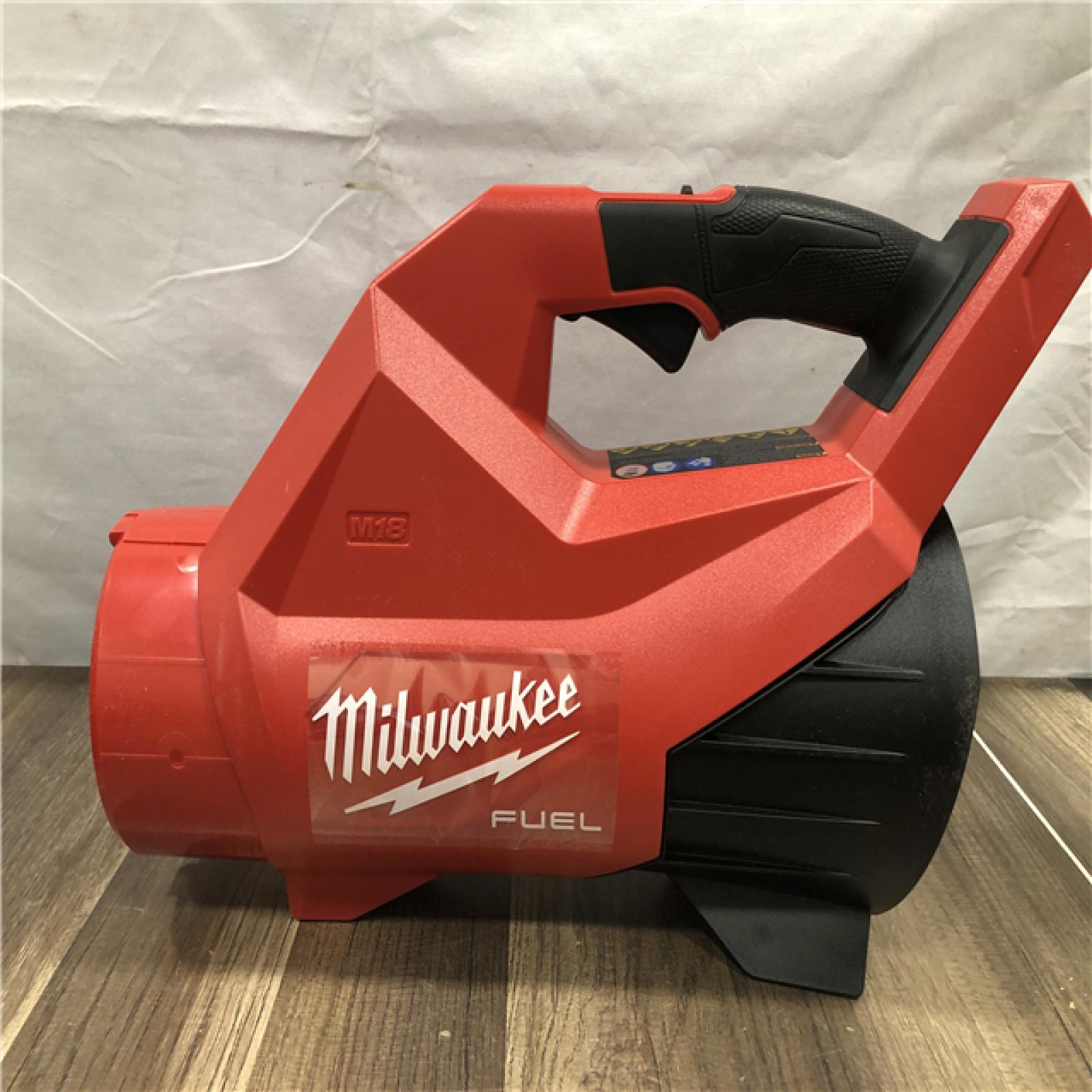 AS-IS Milwaukee FUEL 120 MPH 500 CFM 18V Brushless Cordless Battery Powered Leaf Blower Kit