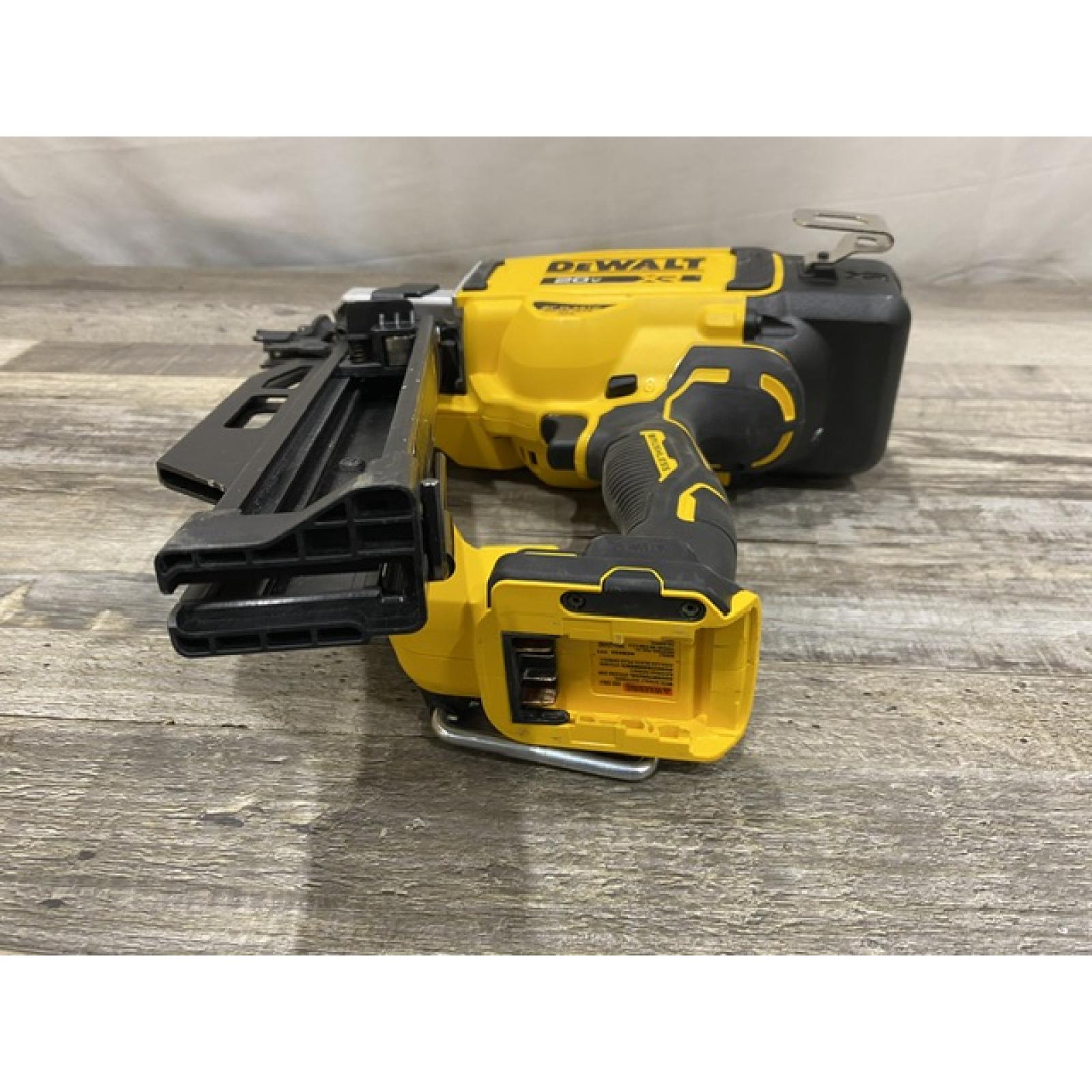 AS-IS DEWALT 20-Volt 21° Cordless Framing Nailer (Tool-Only)
