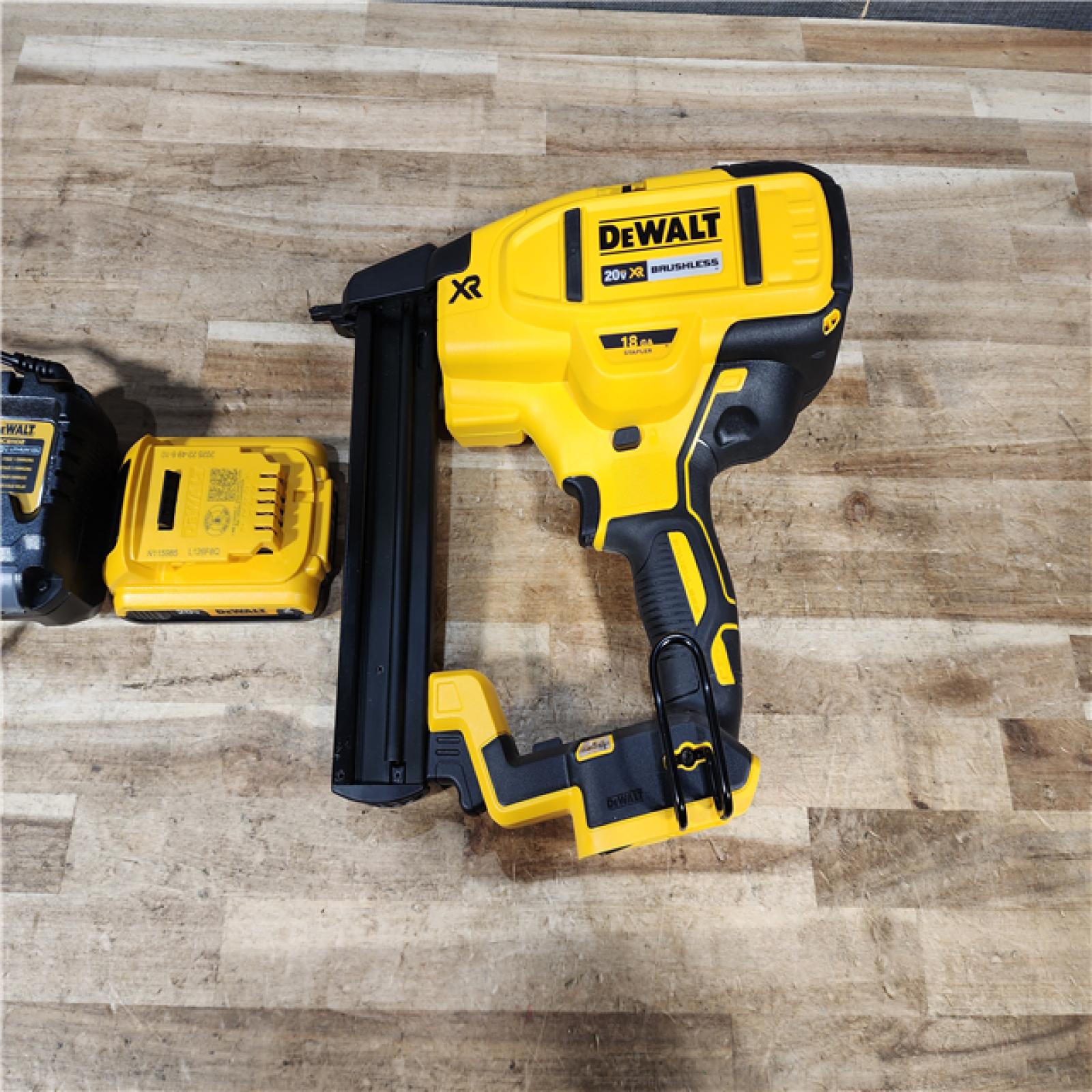 HOUSTON LOCATION - AS - IS DEWALT 20V MAX XR Lithium-Ion Cordless 18-Gauge Narrow Crown Stapler Kit