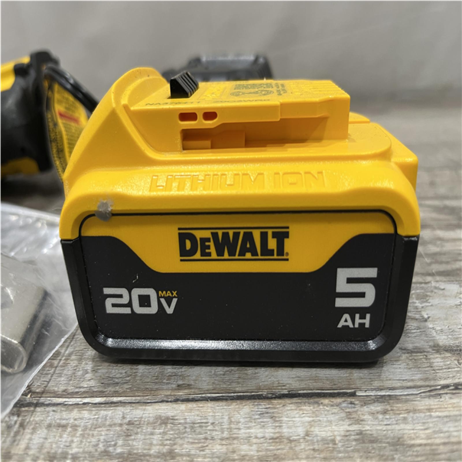AS-IS DEWALT ATOMIC 20V Lithium-Ion Cordless 1/2 in. Hammer Drill Kit