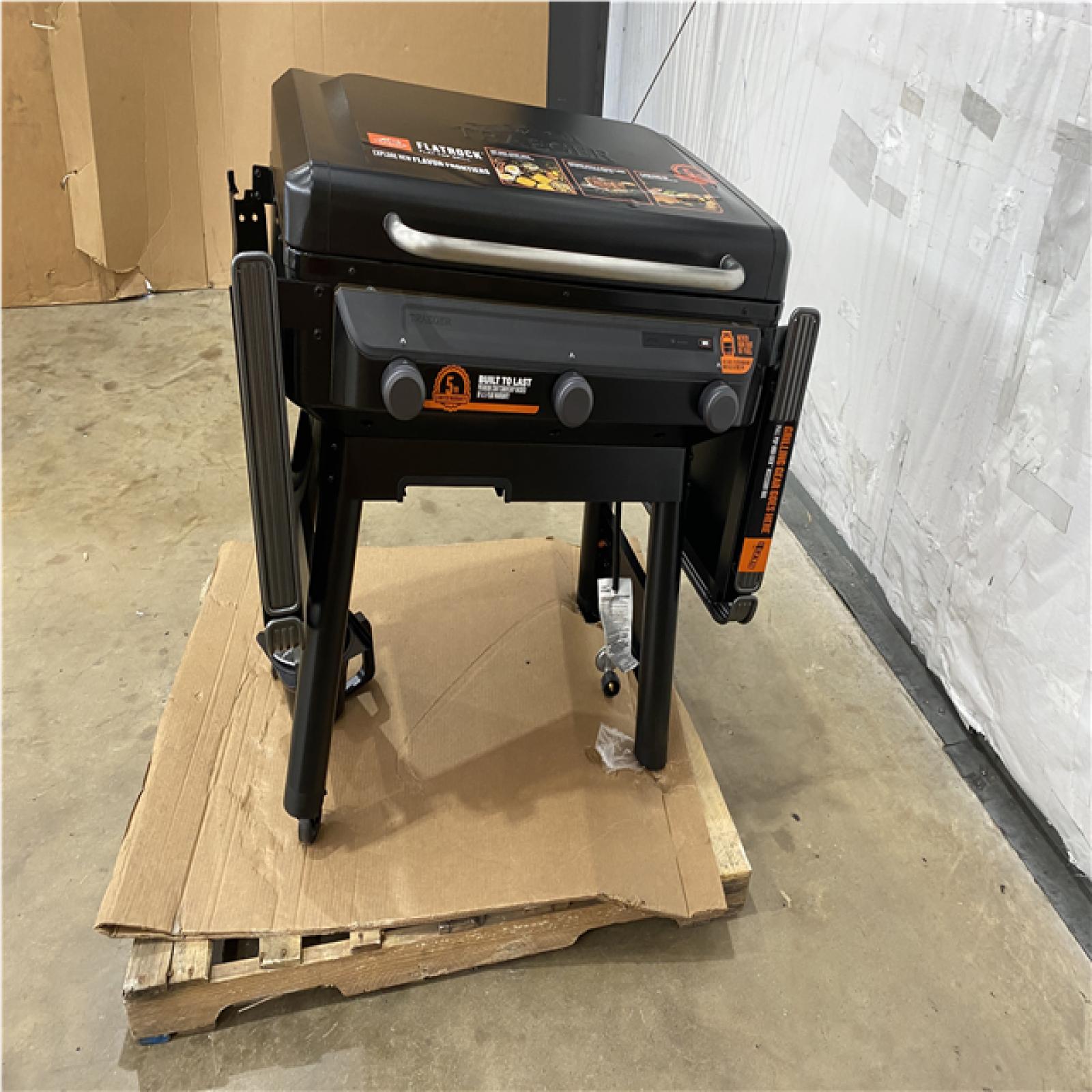 Houston Location - AS-IS home improvement pallet TRAEGER FLAT TOP GRILL