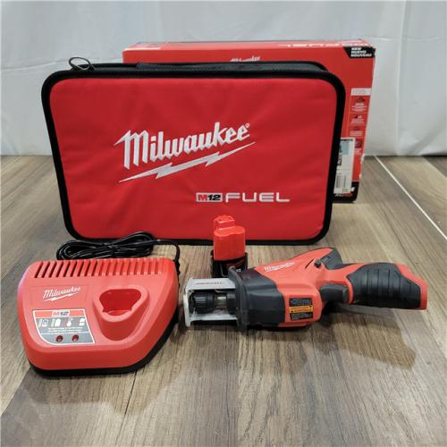 AS-IS MILWAUKEE M12 Fuel Kit De Sierra Sable Reciproca Hackzall Con 1 BaterÃ­a Milwaukee