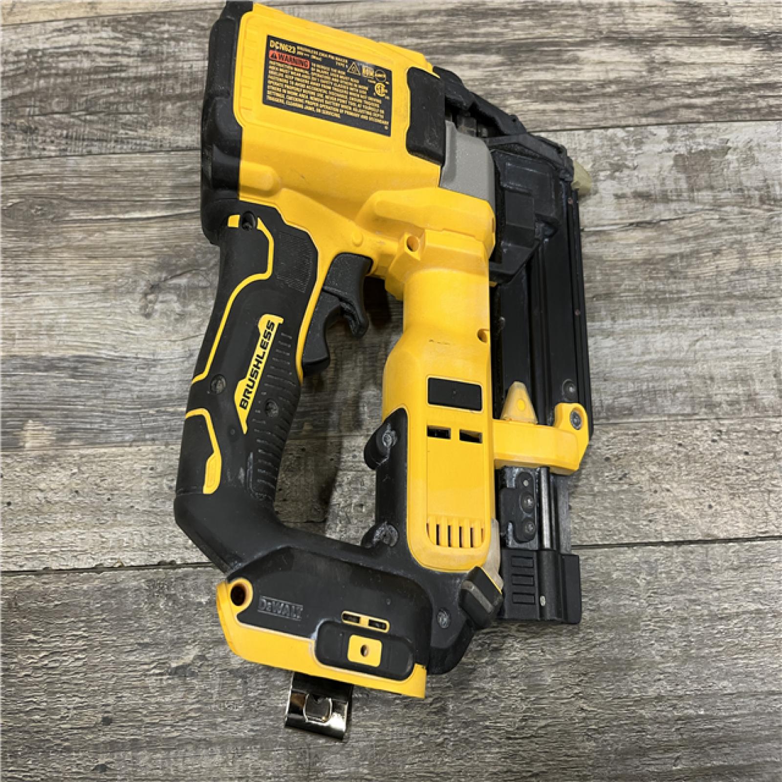 AS-IS DEWALT ATOMIC 20V MAX Lithium Ion Cordless 23 Gauge Pin Nailer Kit