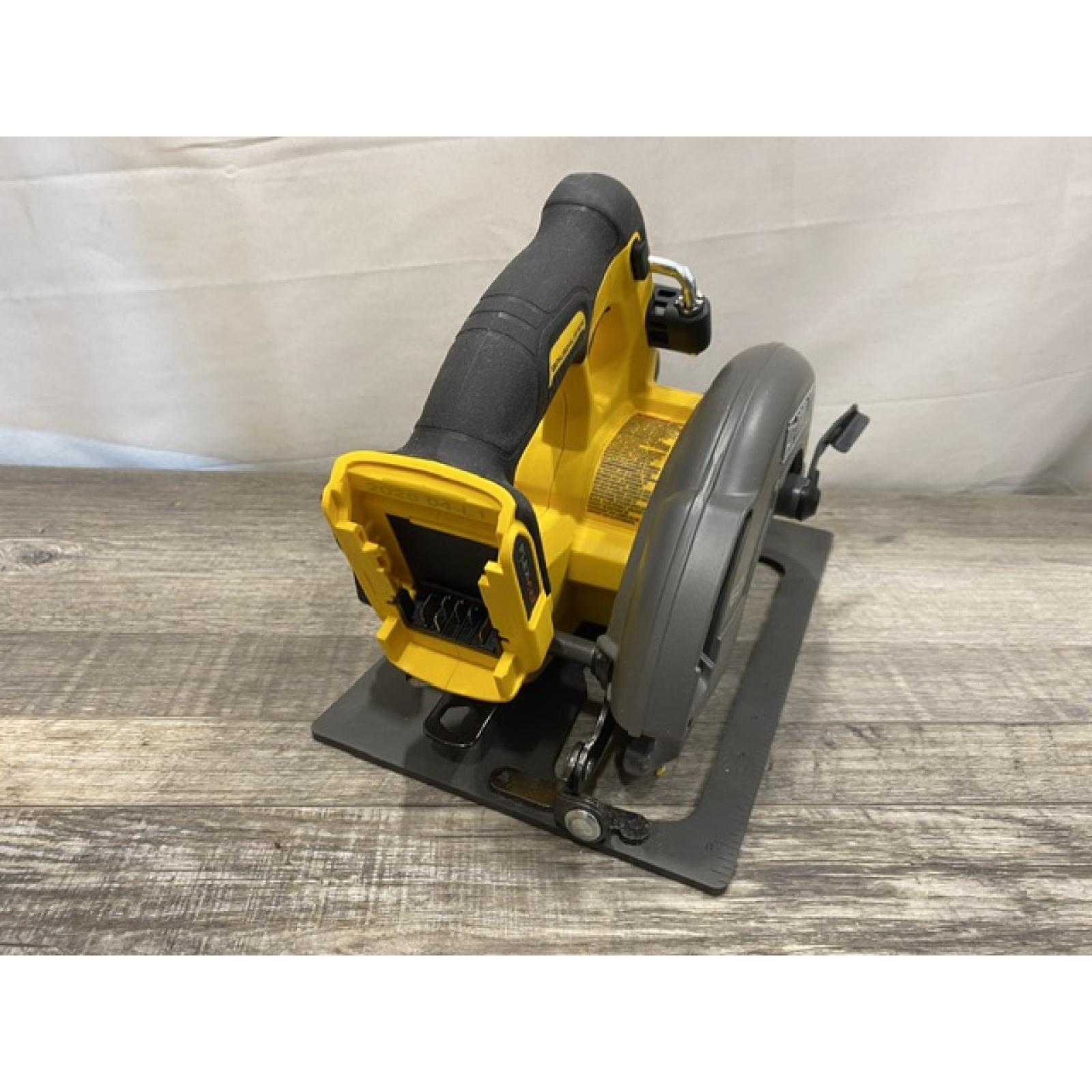 AS-IS DEWALT FLEXVOLT 60V MAX Cordless Brushless 7-1/4 in. Circular Saw with Brake (Tool Only)