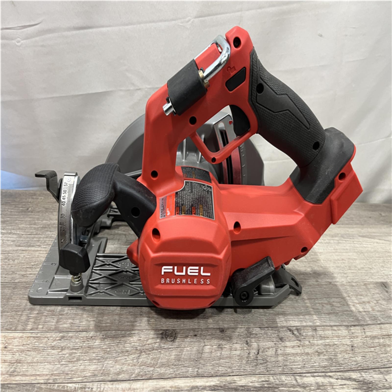 AS-IS Milwaukee FUEL 18V Lithium-Ion Brushless Cordless 7-1/4 in. Circular Saw (Tool-Only)