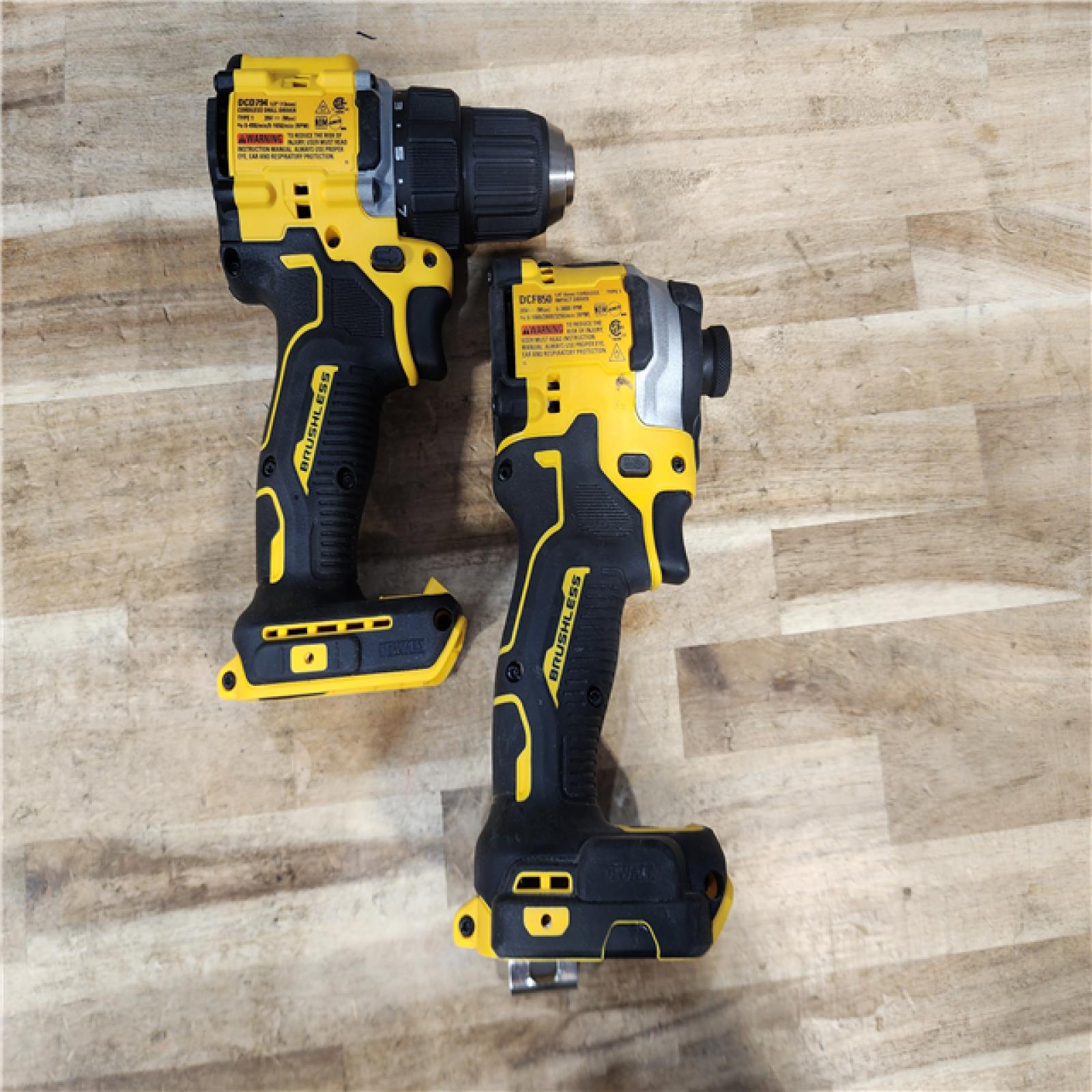 HOUSTON LOCATION - AS-IS DEWALT 2 TOOL COMBO KIT W/ (2) BATTERY & CHARGER