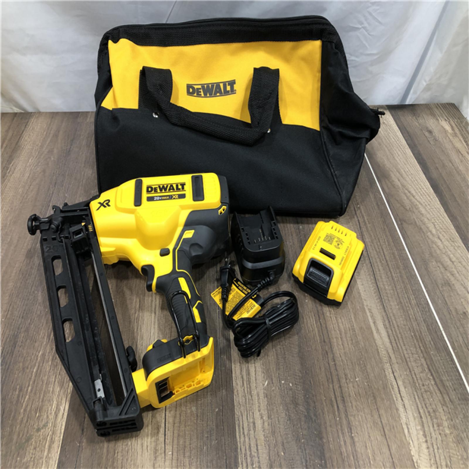AS-IS DEWALT 20V MAX XR 16-Gauge Electric Cordless Angled Finishing Nailer Kit