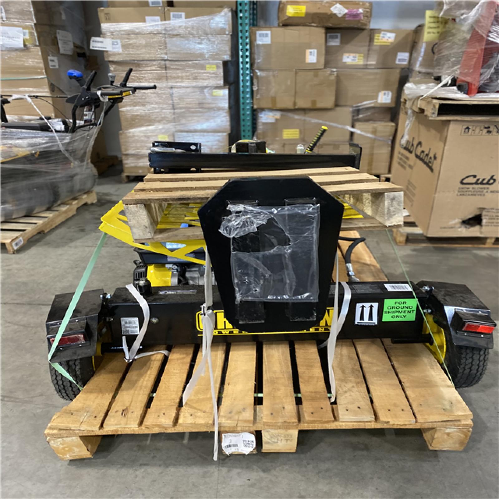Champion Power Equipment 37 Ton 338 cc Gas Powered Full Beam Log Splitter