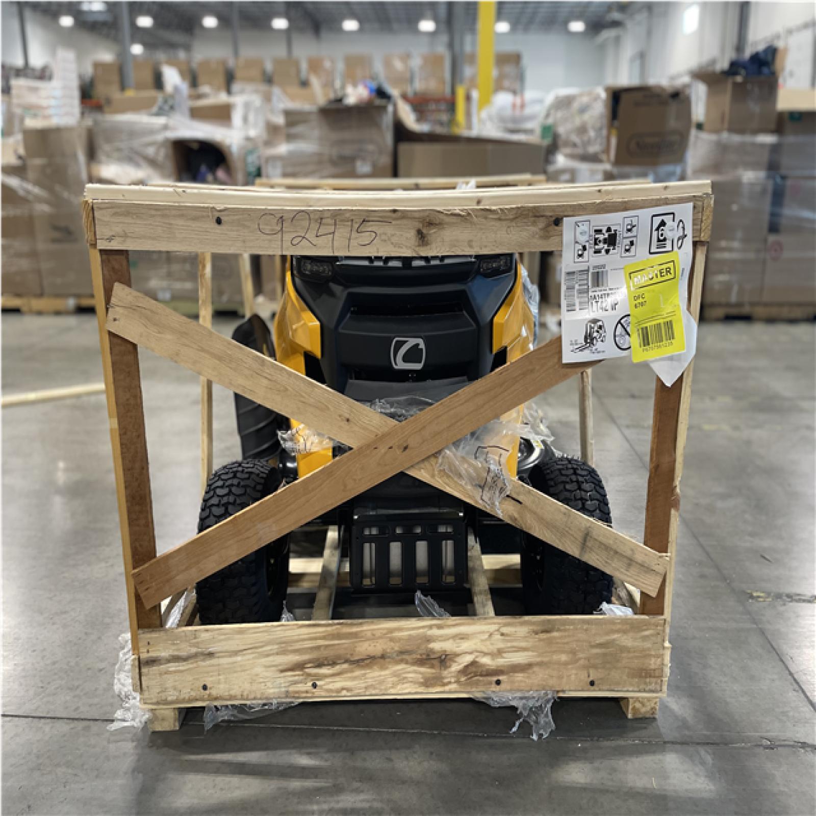 DALLAS LOCATION- Cub Cadet XT1 Enduro LT 42 in. 547cc Engine with Intelli Power Hydrostatic Drive Gas Riding Lawn Tractor