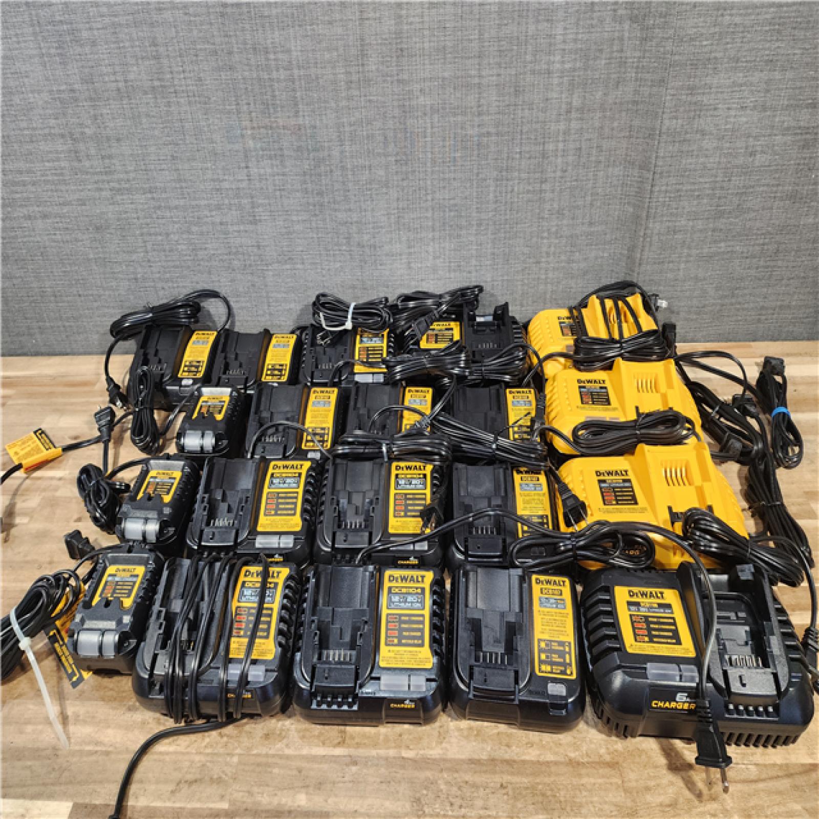 HOUSTON LOCATION - AS-IS DEWALT BATTERY CHARGER PACK QTY - 20
