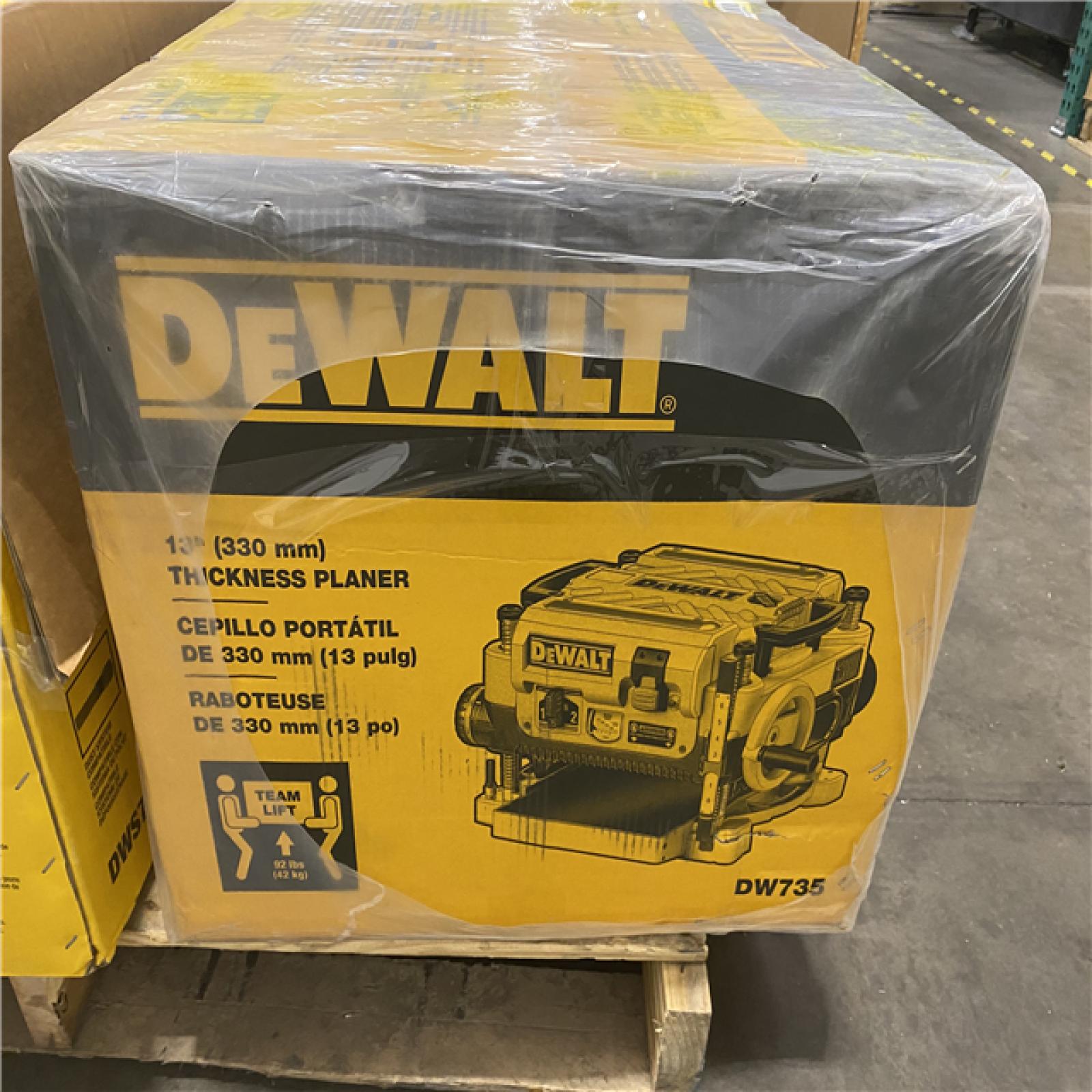 NEW- DEWALT 15 Amp Corded 13 in. Planer