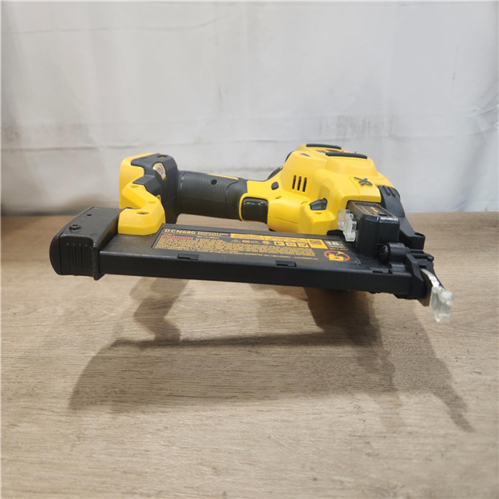 AS-IS- DeWalt 20V MAX XR Lithium-Ion Cordless 18-Gauge Brad Nailer (Tool Only)