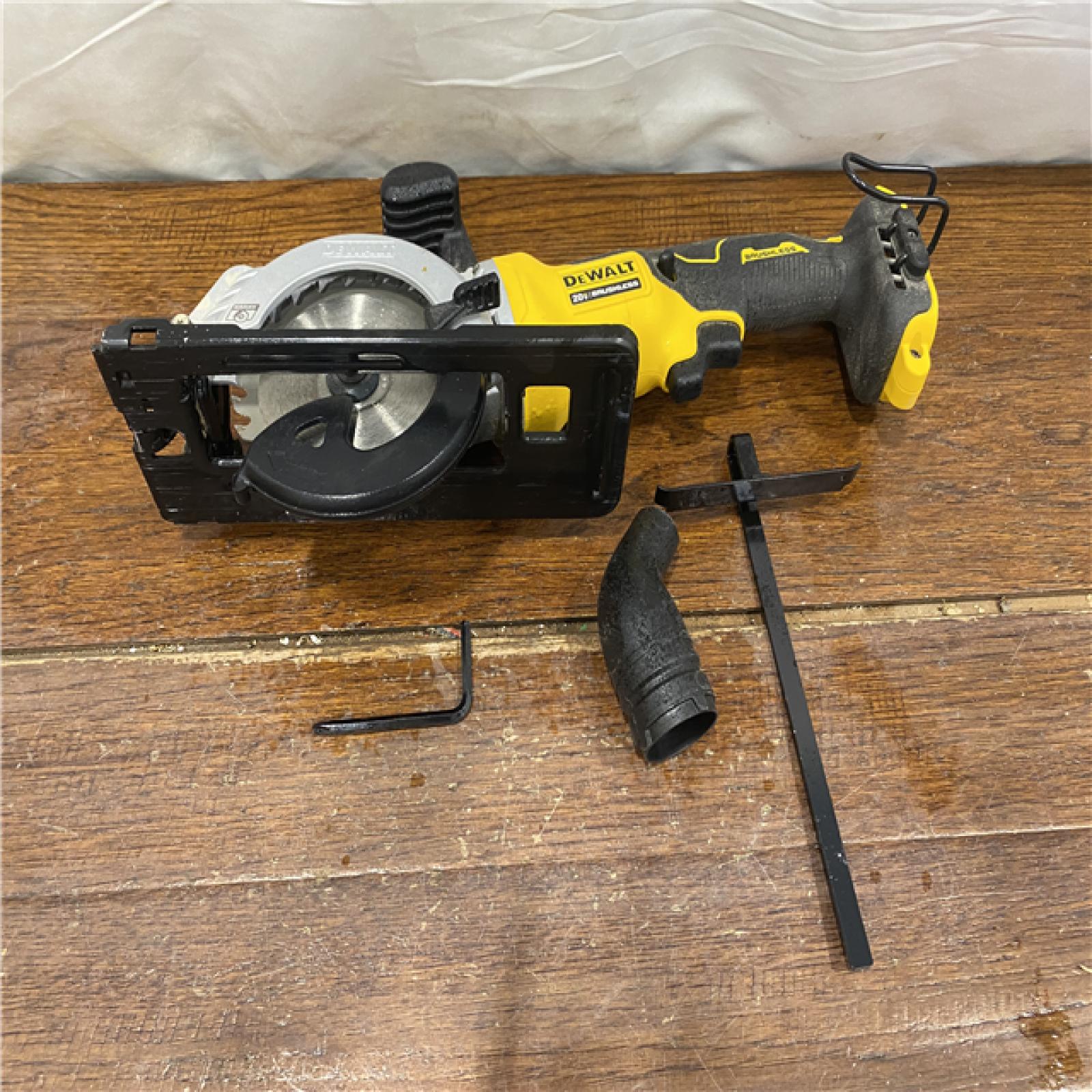 AS-IS DEWALT ATOMIC 20V MAX Cordless Brushless 4-1/2 in. Circular Saw (Tool Only)
