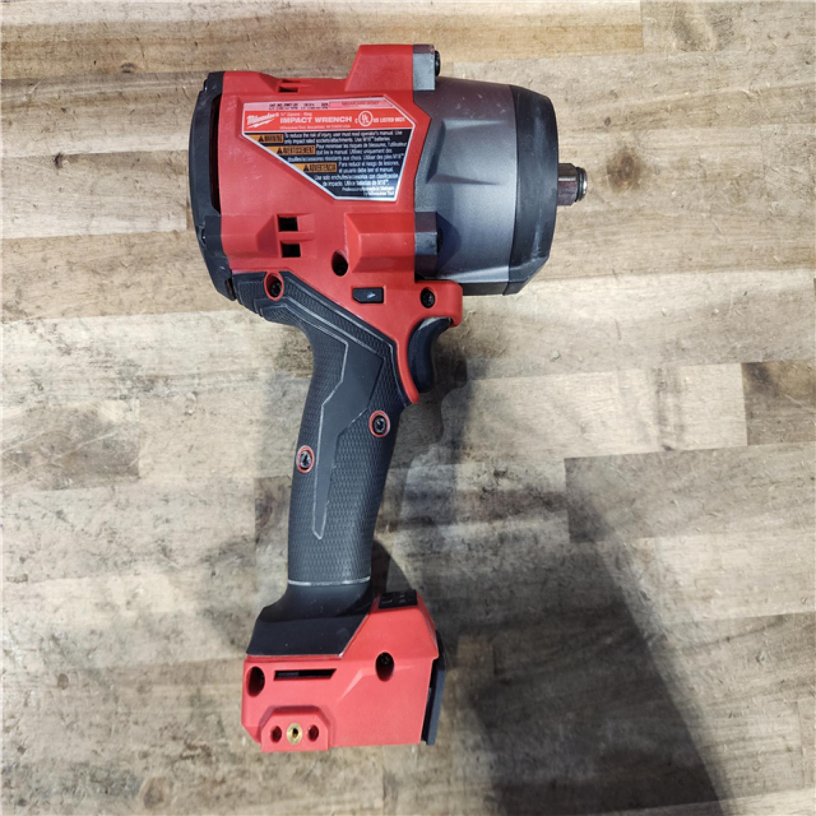 HOUSTON LOCATION - AS-IS Milwaukee FUEL 18V Lithium-Ion Brushless Cordless 1/2 in. Impact Wrench w/Friction Ring Kit