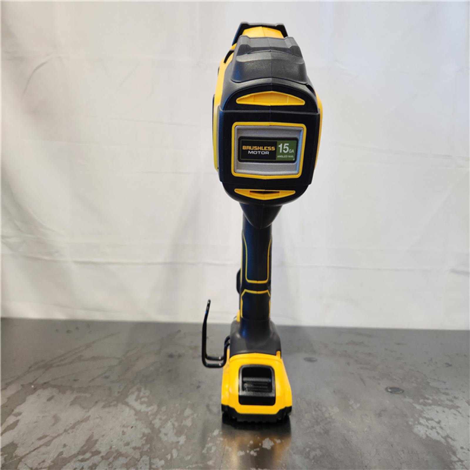 AS-IS- DEWALT 20V MAX XR 15 Ga. Cordless 34 Deg Nailer 20 V