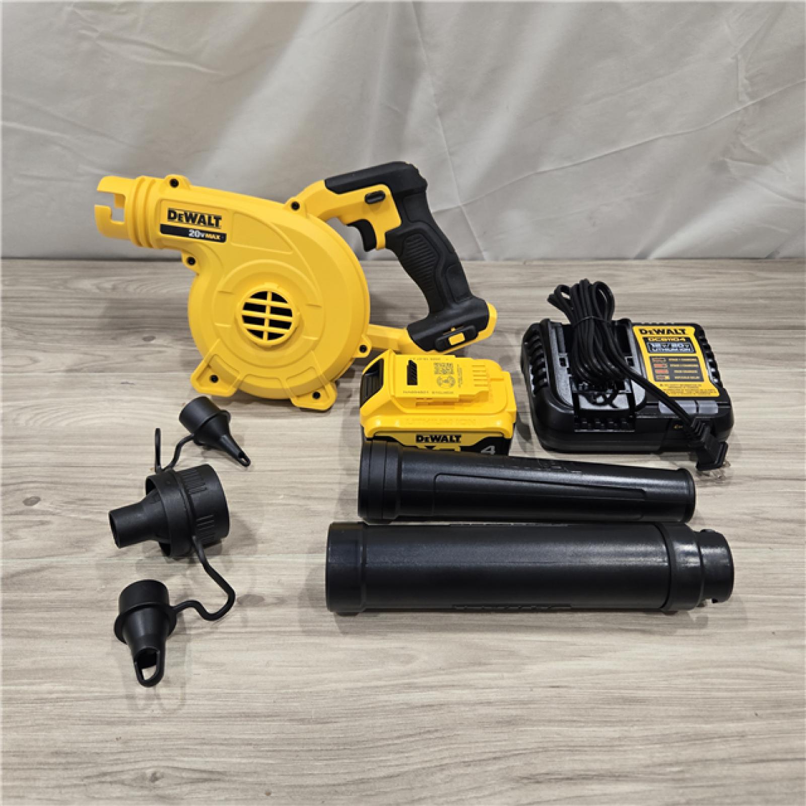 AS-IS DEWALT 135 MPH 100 CFM 20-Volt MAX Cordless Blower Kit