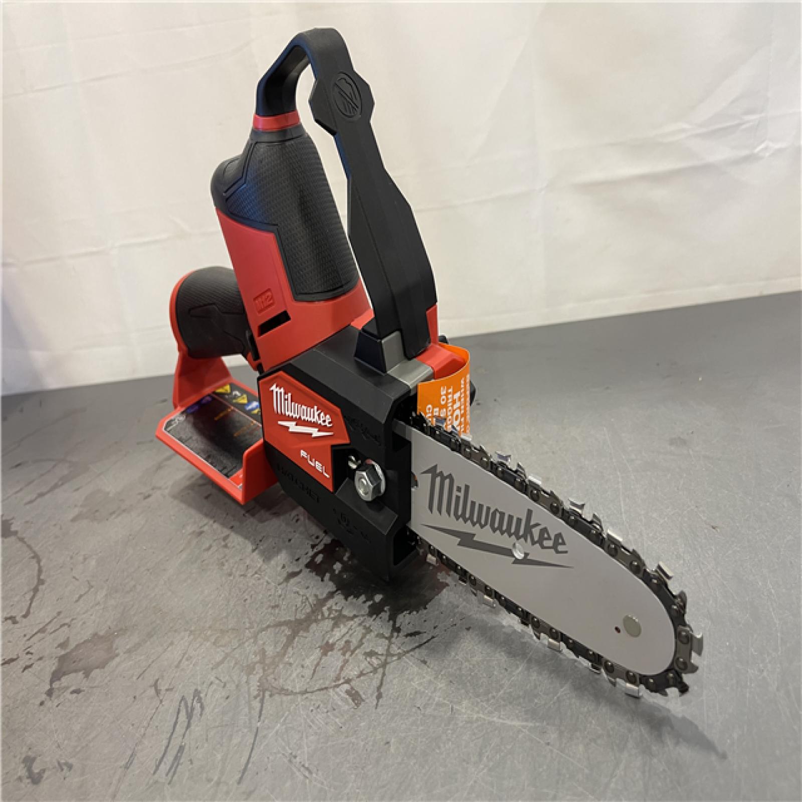 AS-IS - Milwaukee M12 FUEL 6 in. 12V Lithium-Ion Brushless Cordless Pruning Saw HATCHET