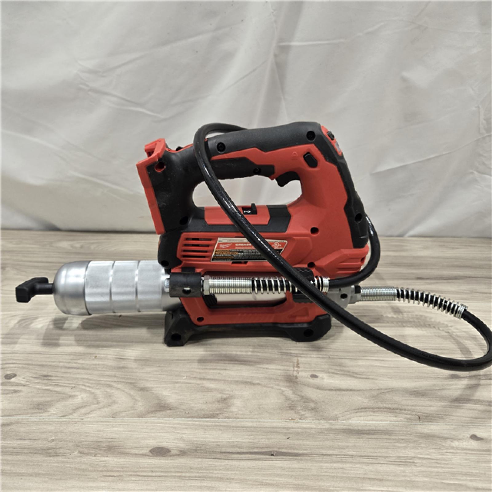AS-IS Milwaukee M18 18V Cordless Grease Gun 2-Speed (Tool-Only)