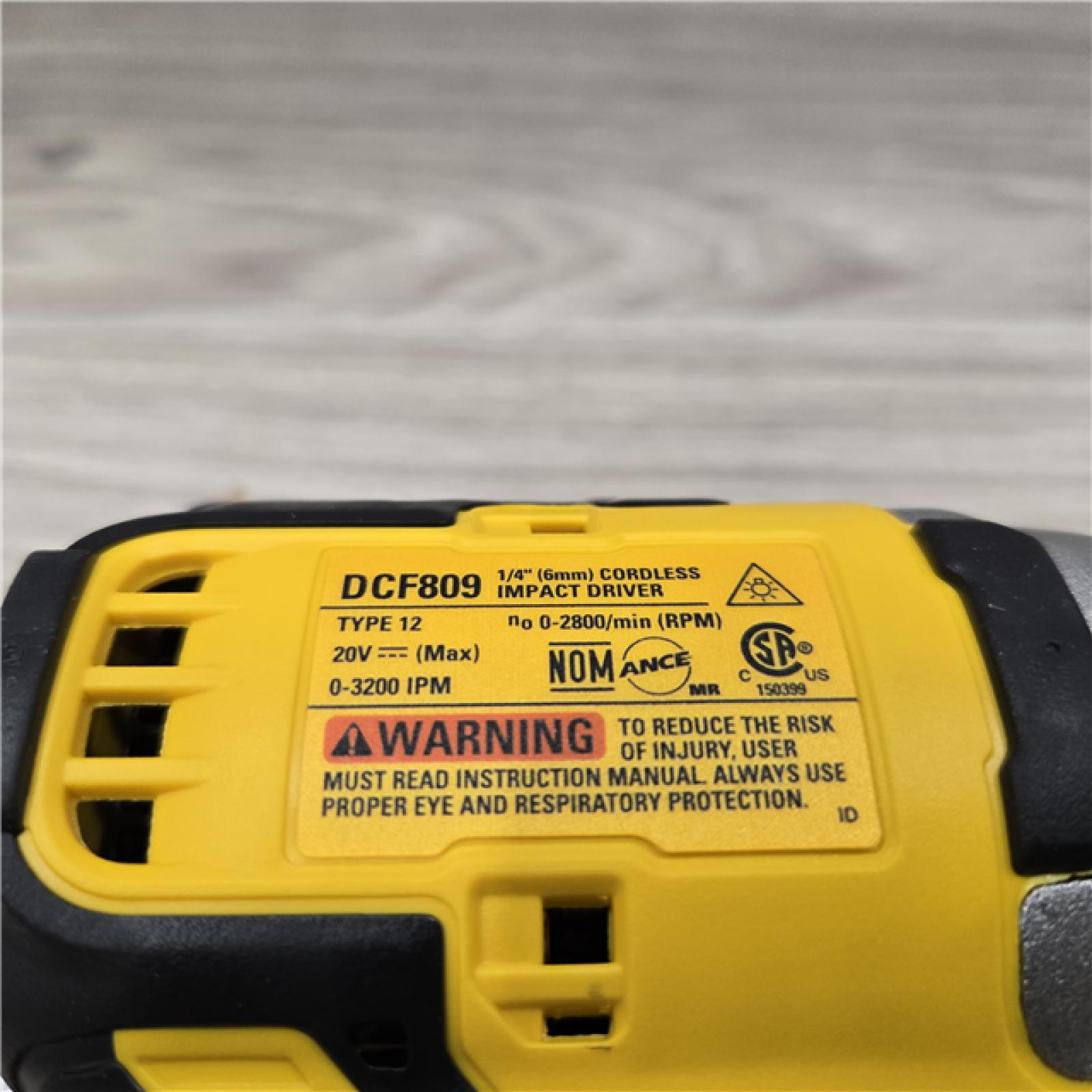 DEWALT ATOMIC 20V MAX Cordless Impact Driver Kit