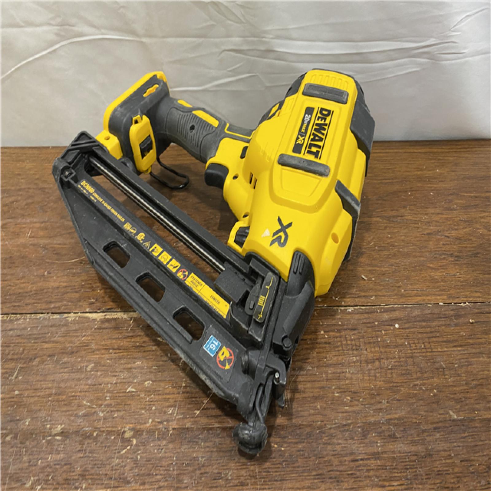 AS-IS DeWalt DCN660D1 20V 16 Gauge Cordless Angled Finish Nailer Kit W/ 2Ah Battery