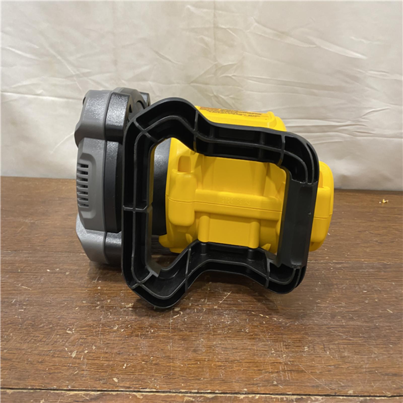 AS-IS DEWALT 20V MAX* XR Brushless Cordless Handheld Blower Kit