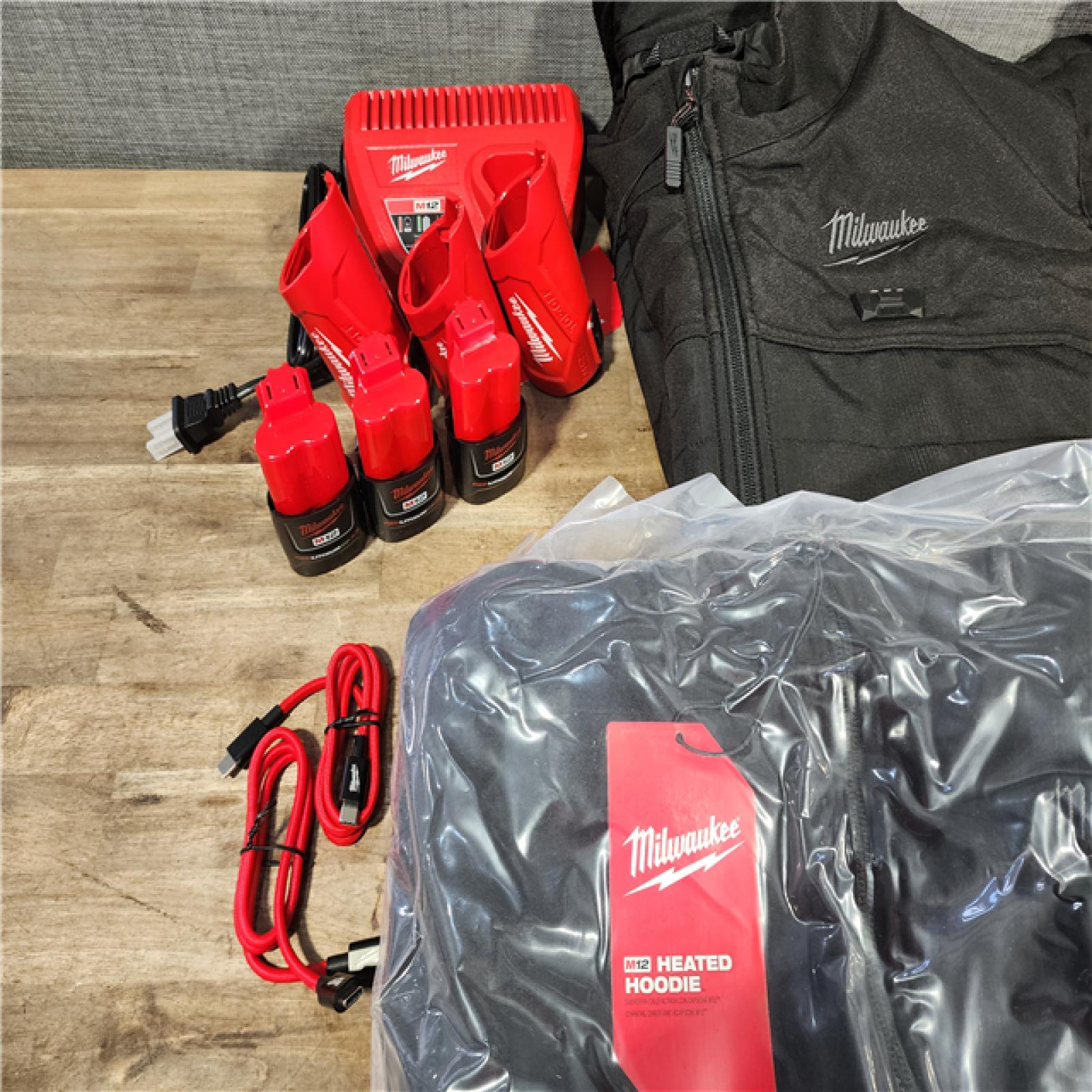 HOUSTON LOCATION - AS-IS MILWAUKEE 4 HEATED CLOTHING COMBO KIT