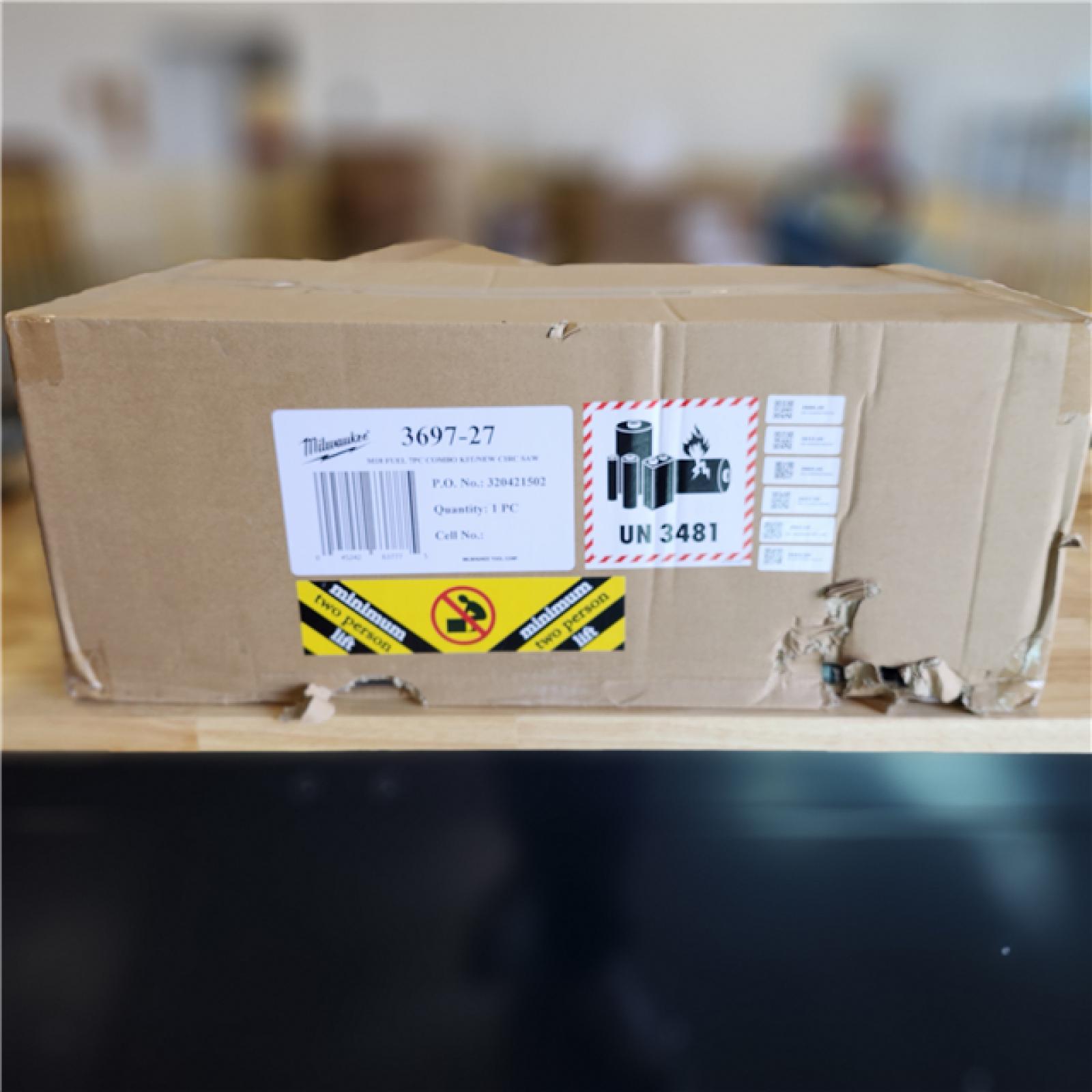 NEW! - Milwaukee M18 FUEL 18V Lithium-Ion Brushless Cordless Combo Kit with Two 5.0 Ah Batteries  1 Charger  2 Tool Bags (7-Tool)