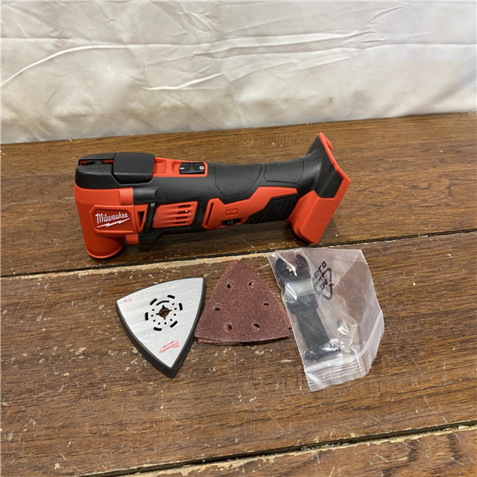 AS-IS Milwaukee 2626-20 M18 Lithium-Ion Cordless Multi-Tool (Tool Only)