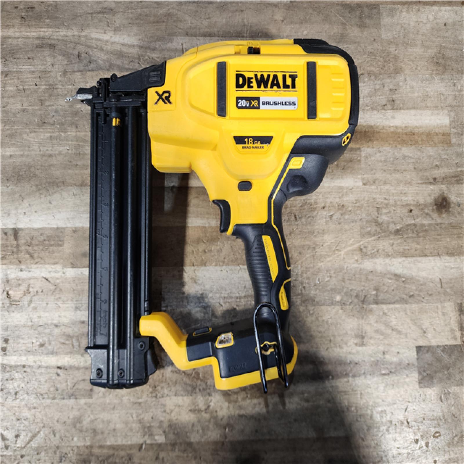 HOUSTON LOCATION - AS-IS DEWALT 20V MAX XR Lithium-Ion Electric Cordless 18-Gauge Brad Nailer (Tool Only)