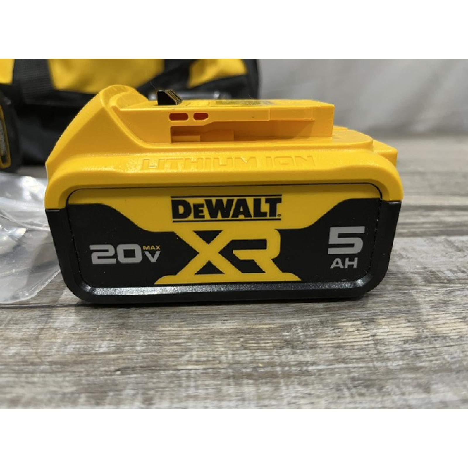 AS-IS DEWALT ATOMIC 20V MAX Lithium-Ion Cordless 1/4 in. Brushless Impact Driver Kit