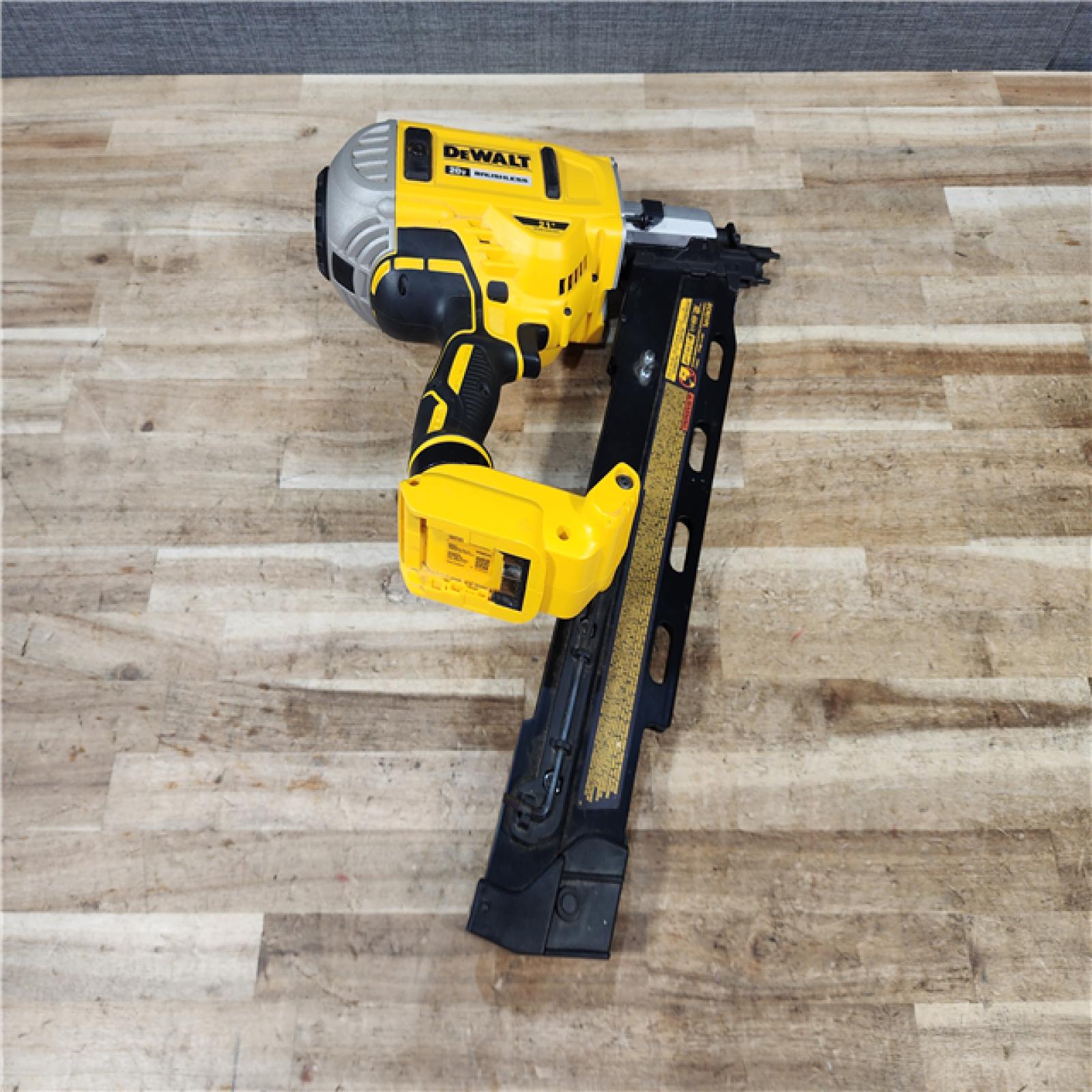 HOUSTON LOCATION - AS - IS DEWALT Plastic Collated Framing Nailer (TOOL ONLY)