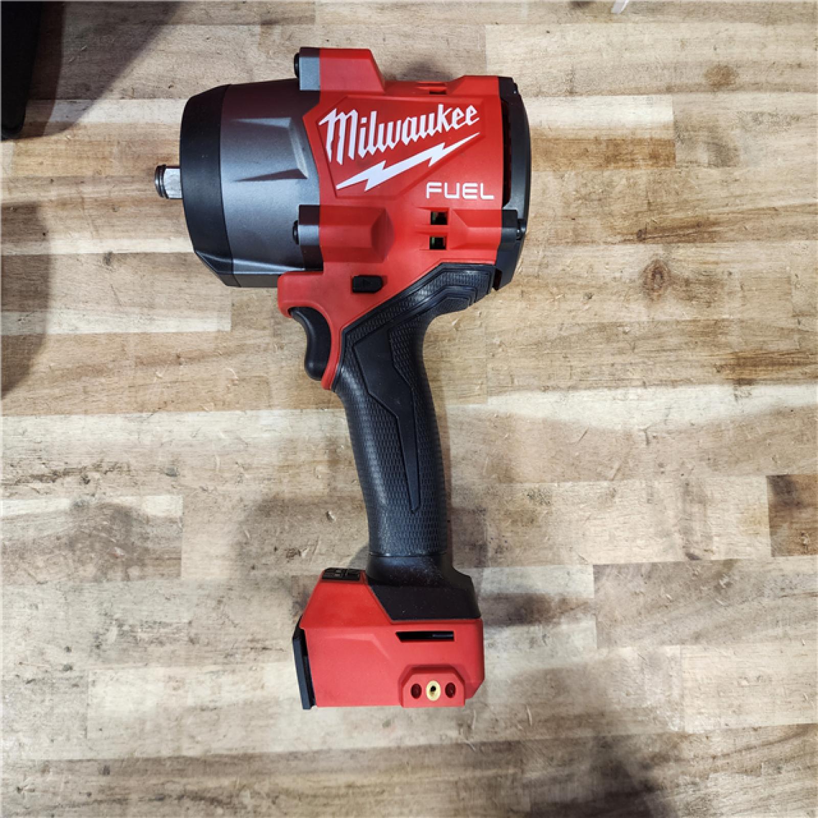 HOUSTON LOCATION - AS-IS Milwaukee FUEL 18V Lithium-Ion Brushless Cordless 1/2 in. Impact Wrench w/Friction Ring Kit
