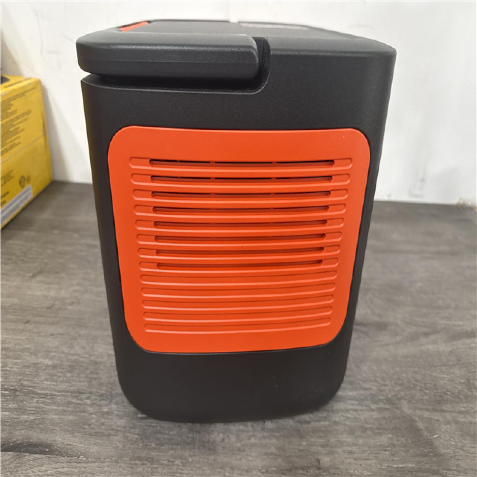 CALIFORNIA LIKE NEW JACKERY EXPLORER 2000 SOLAR GENERATOR