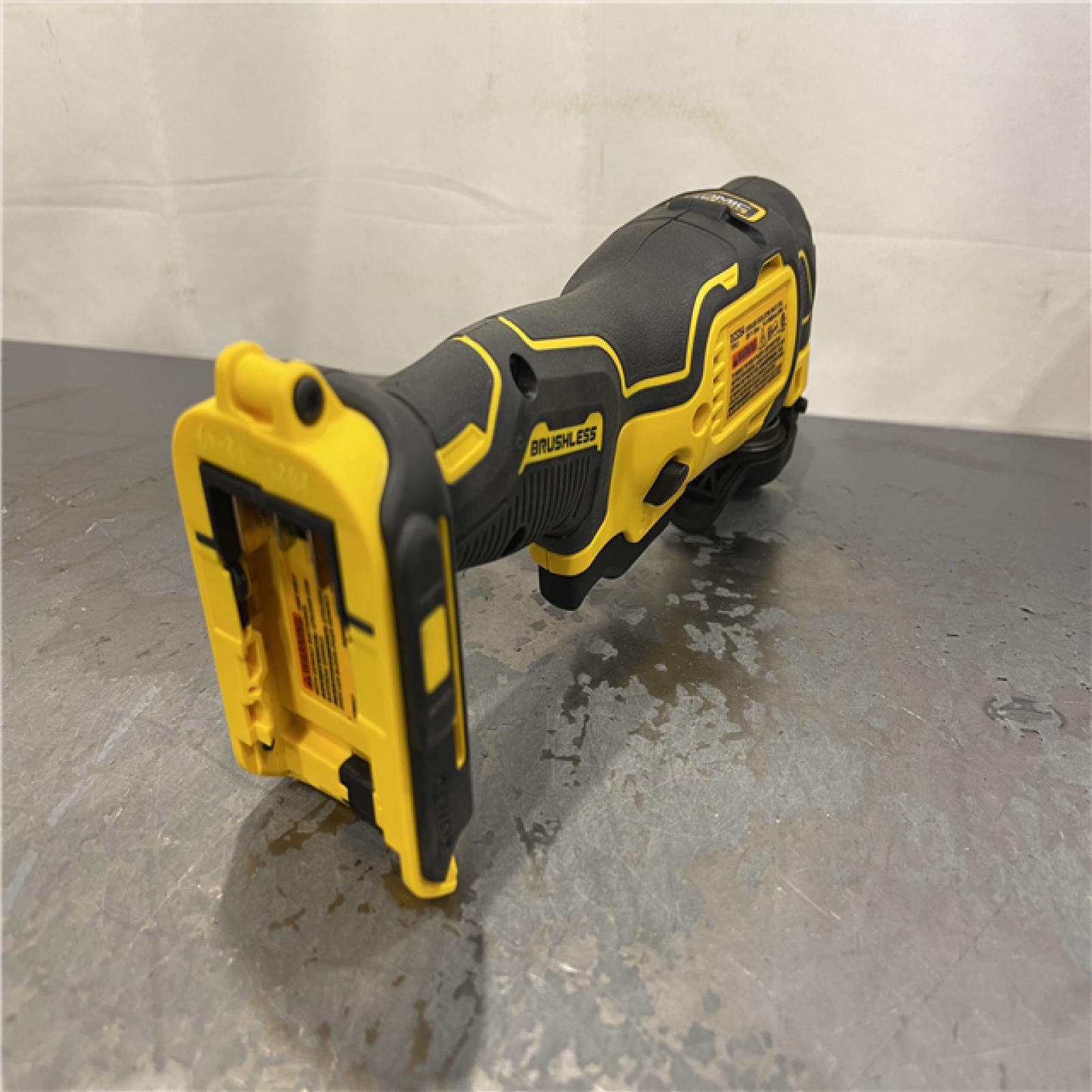 AS-IS - DEWALT ATOMIC 20V MAX Cordless Brushless Oscillating Multi Tool