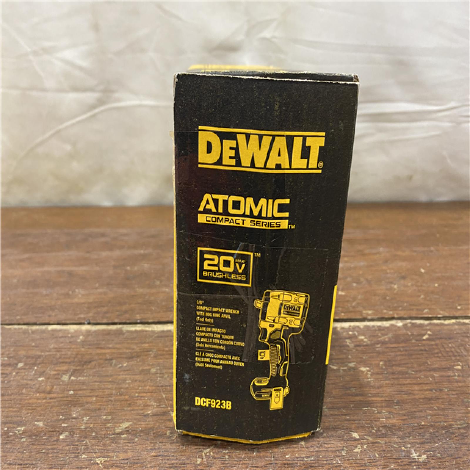 NEW DeWalt 20V MAX ATOMIC 3/8 in. Cordless Brushless Compact Impact Wrench Tool Only