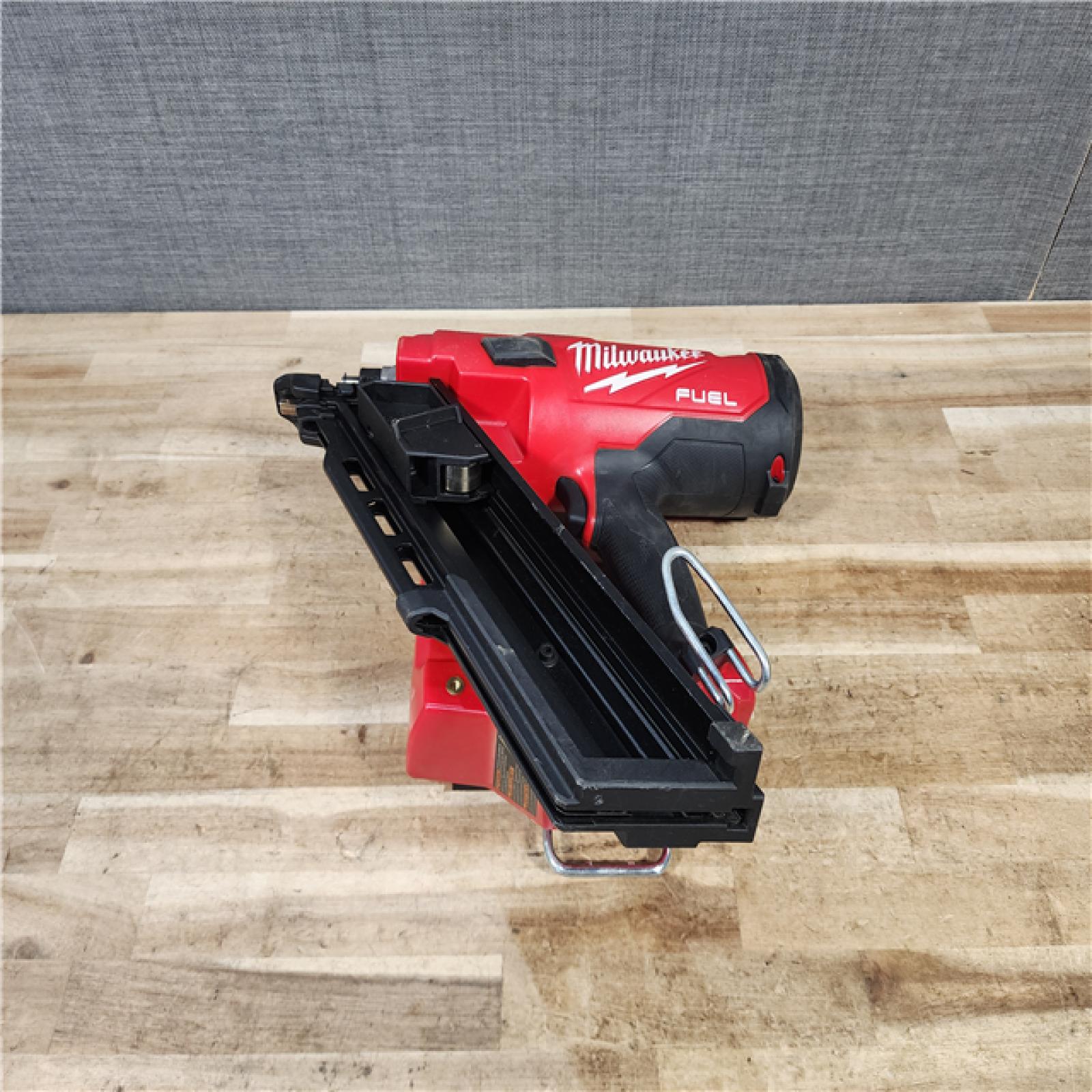 HOUSTON LOCATION - AS - IS Milwaukee FUEL 3-1/2 in. 18-Volt 30-Degree Lithium-Ion Brushless Cordless Framing Nailer (Tool-Only)
