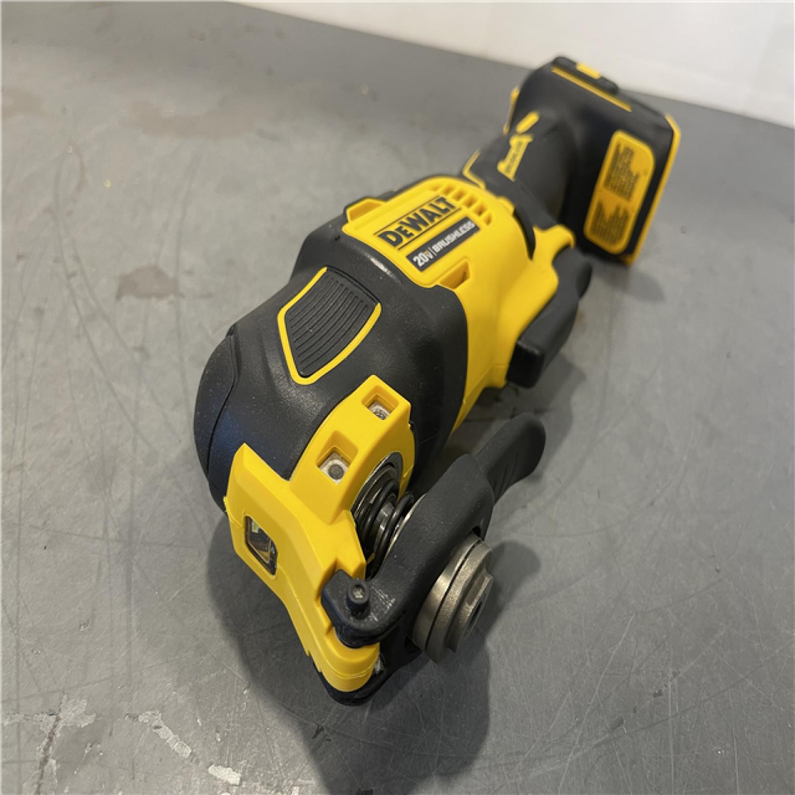 AS-IS - DEWALT ATOMIC 20V MAX Cordless Brushless Oscillating Multi Tool