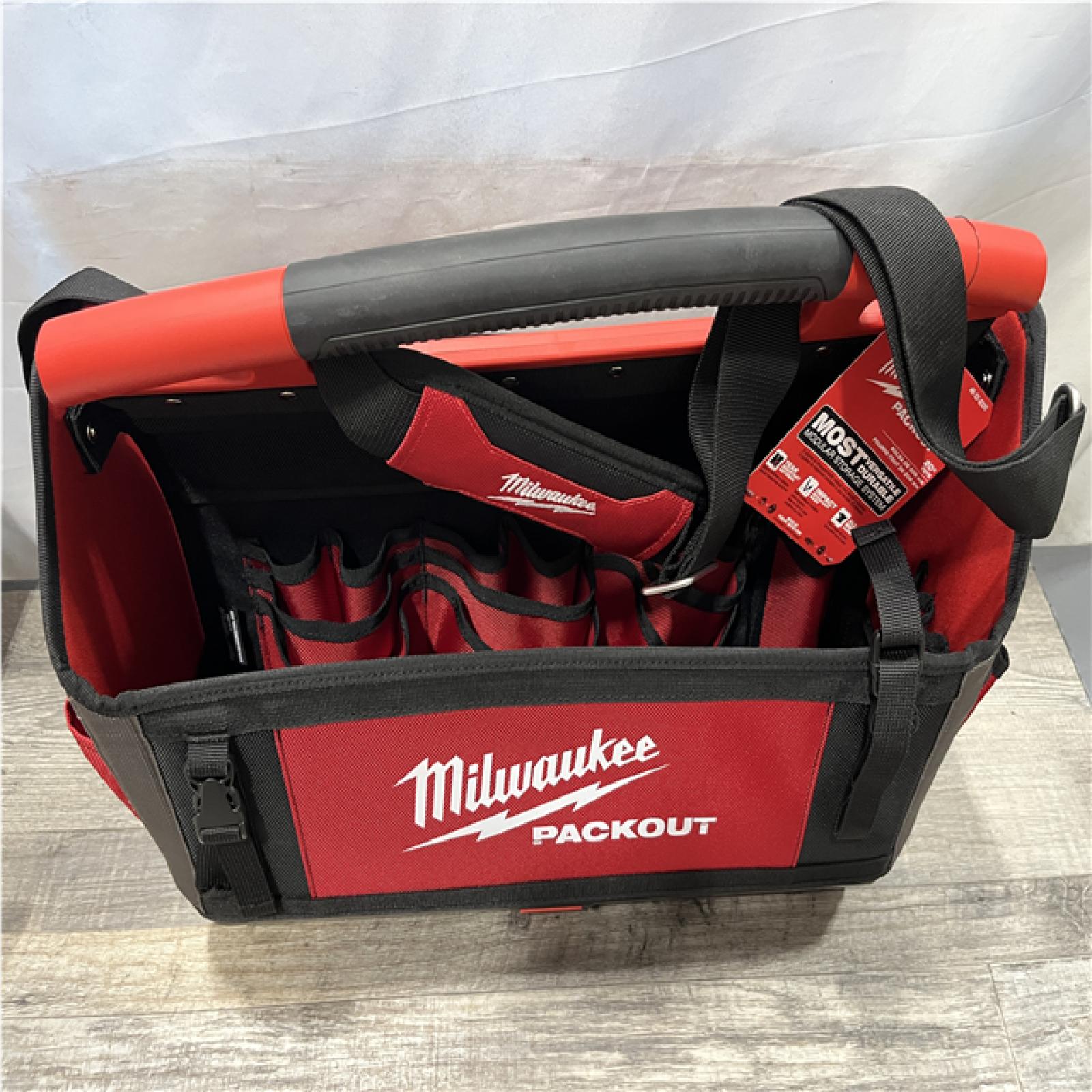 NEW - Milwaukee 20 in. PACKOUT Tote