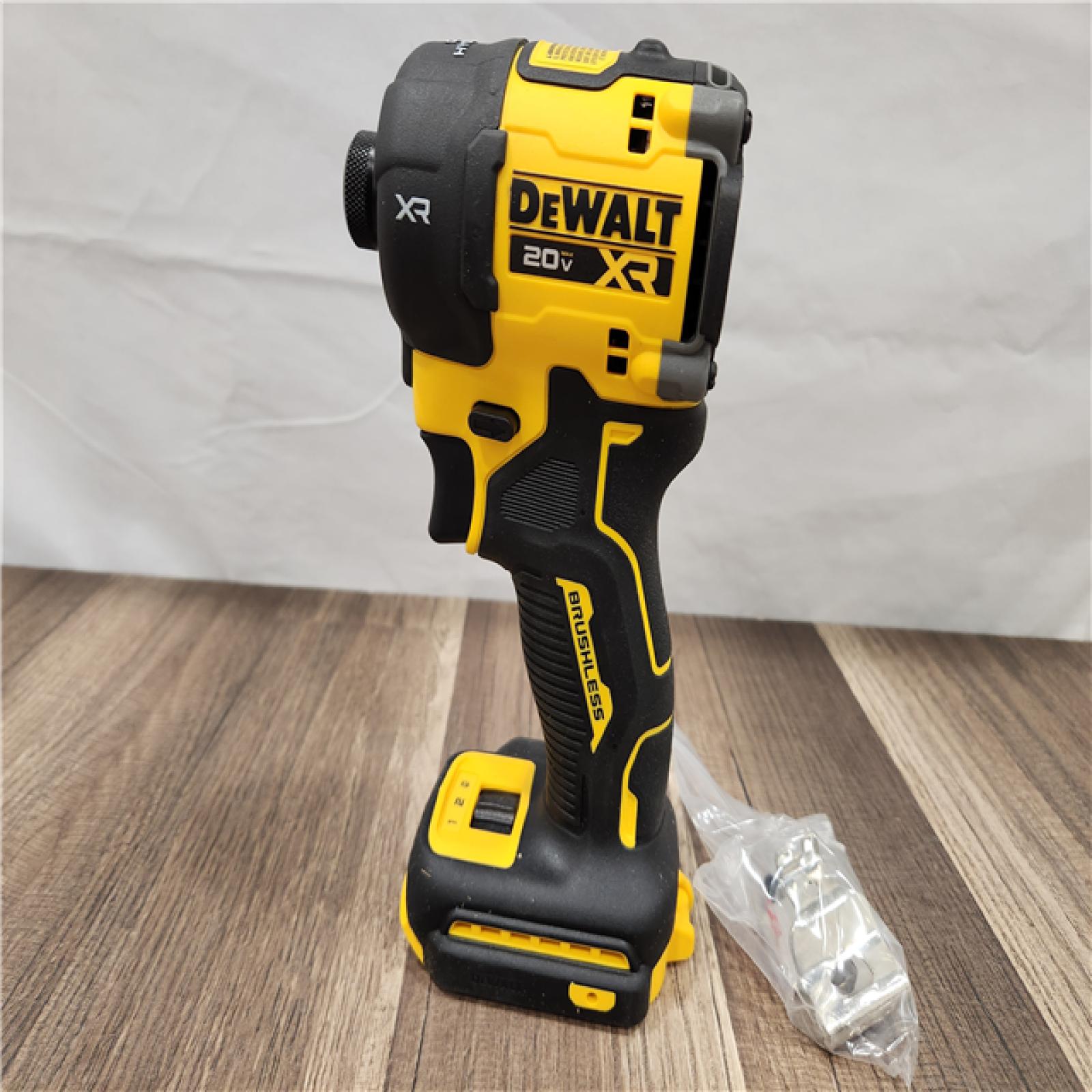 LIKE NEW! - DeWalt 20V MAX XR 1/4 in. Cordless Brushless Hydraulic Impact Driver Tool Only