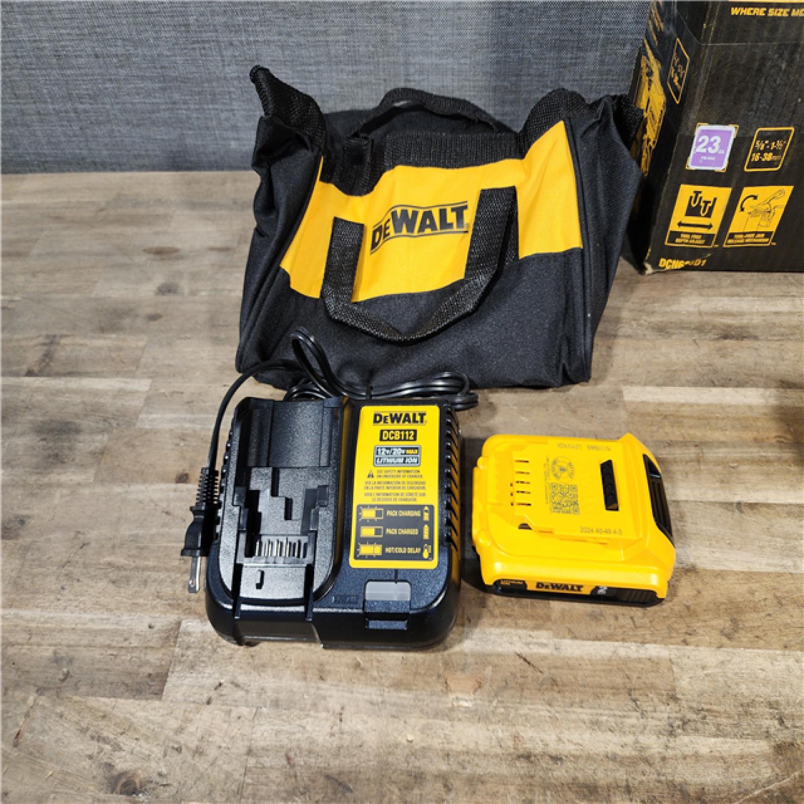 HOUSTON LOCATION - AS-IS DEWALT ATOMIC 20V MAX Lithium Ion Cordless 23 Gauge Pin Nailer Kit