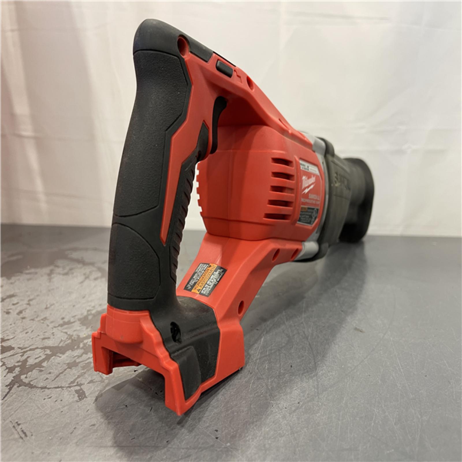 AS-IS - Milwaukee M18 18V Lithium-Ion Cordless SAWZALL Reciprocating Saw