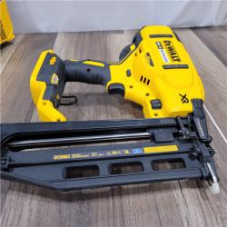 AS-IS  DEWALT DCN681D1 20V 18Ga Stapler Kit