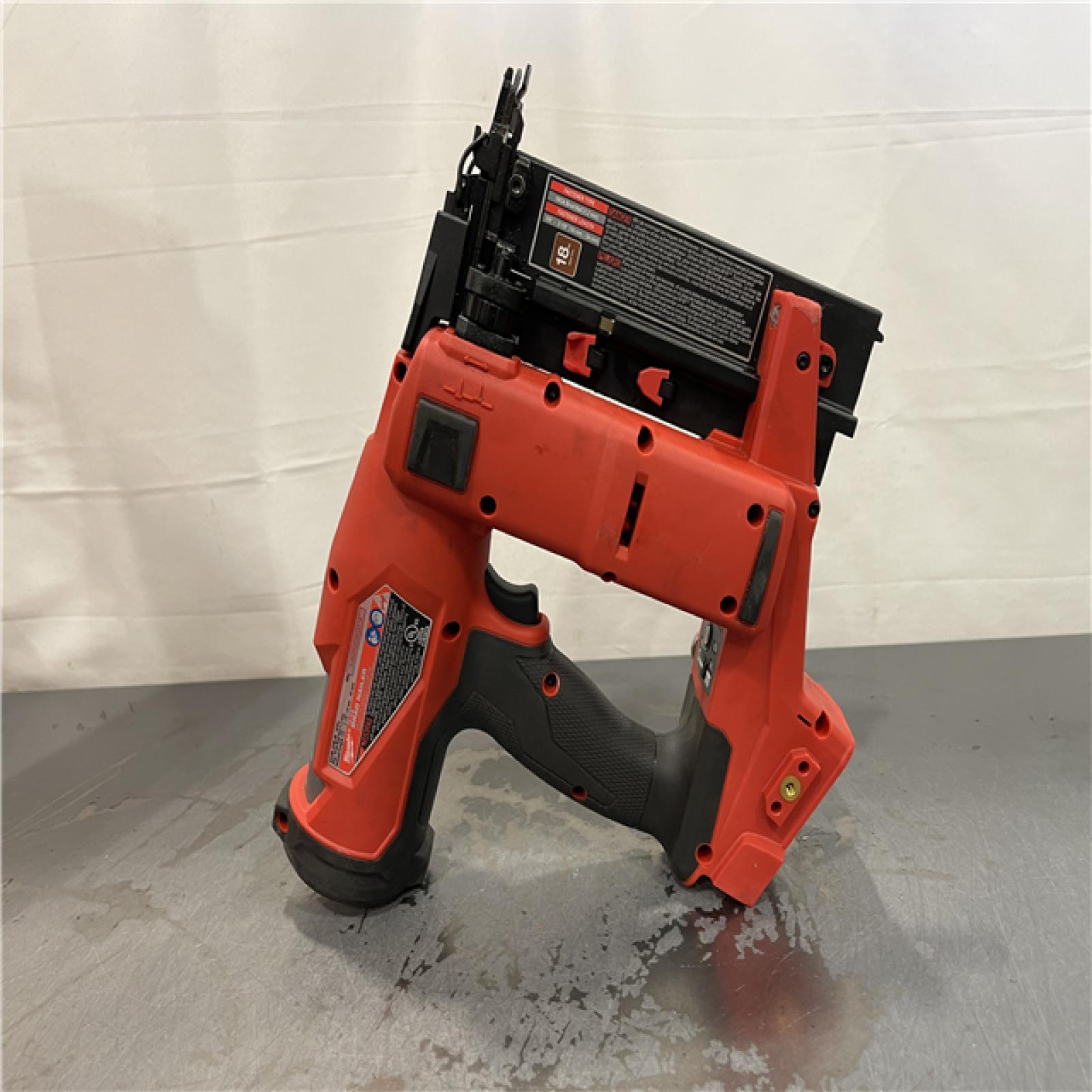 AS-IS - Milwaukee M18 FUEL 18-Volt Lithium-Ion Brushless Cordless Gen II 18-Gauge Brad Nailer